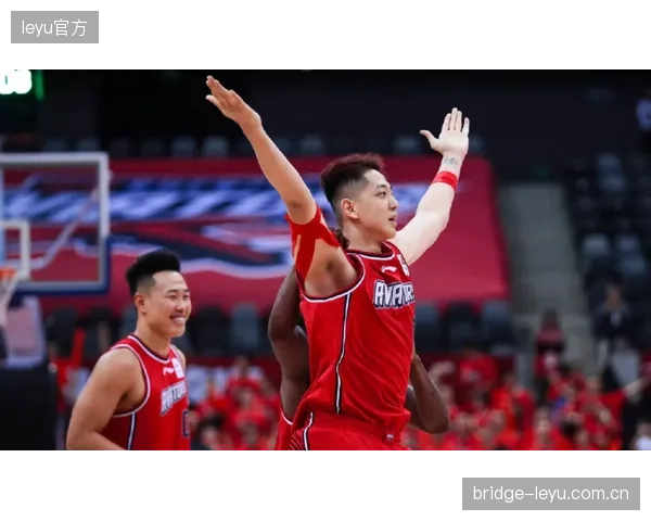 北京北汽将利用周琦的内线高度优势，挑战杜锋指导下广东队的快速攻防转换体系。